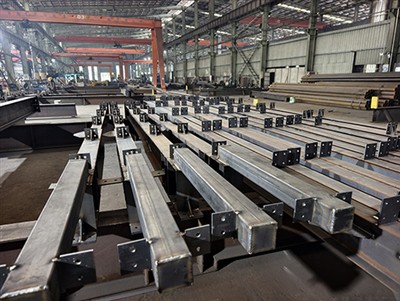 Fabricació d'estructures d'acer al taller de CBC avui